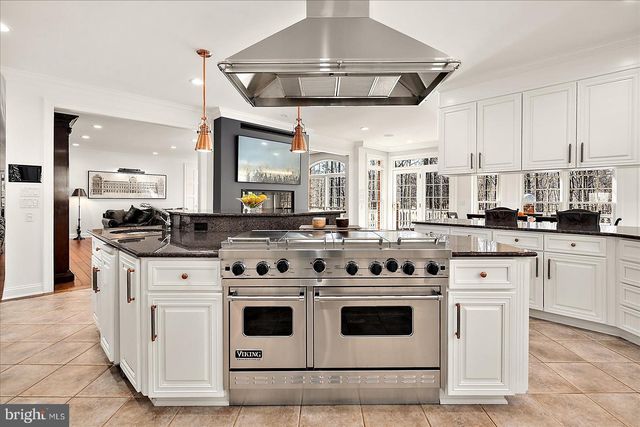 17 PERDER LN, Edgewater, MD 21037