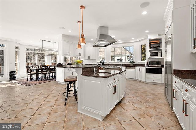 17 PERDER LN, Edgewater, MD 21037