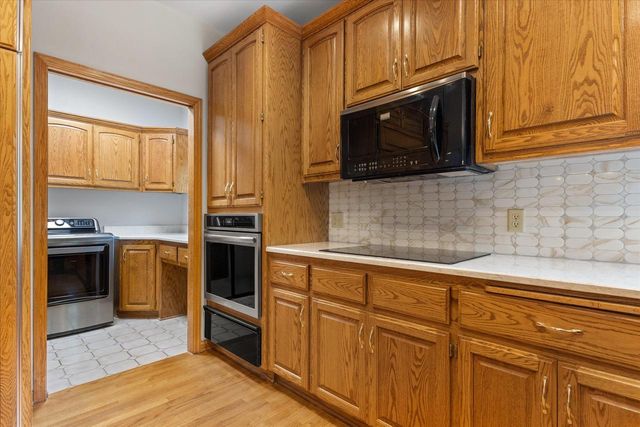 W275N1891 Cabin Creek COURT, Pewaukee, WI 53072