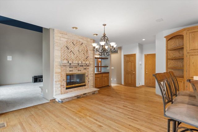 W275N1891 Cabin Creek COURT, Pewaukee, WI 53072
