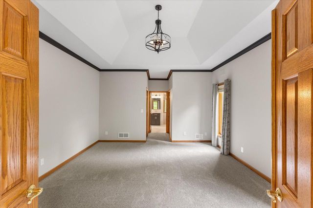 W275N1891 Cabin Creek COURT, Pewaukee, WI 53072