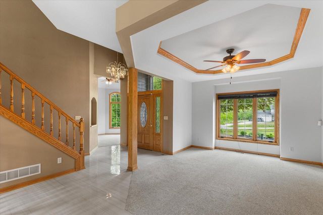 W275N1891 Cabin Creek COURT, Pewaukee, WI 53072
