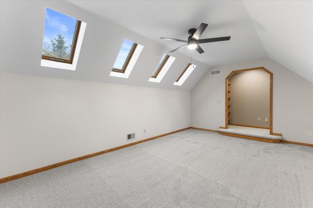 W275N1891 Cabin Creek COURT, Pewaukee, WI 53072