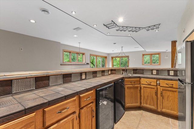W275N1891 Cabin Creek COURT, Pewaukee, WI 53072