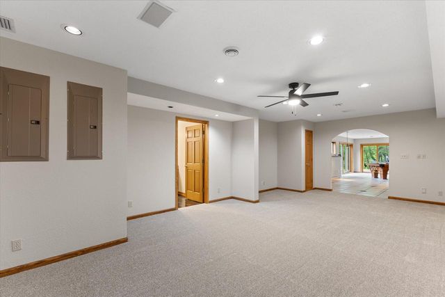 W275N1891 Cabin Creek COURT, Pewaukee, WI 53072