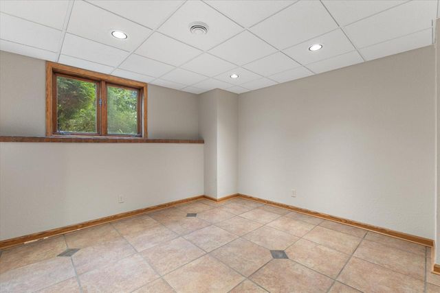W275N1891 Cabin Creek COURT, Pewaukee, WI 53072