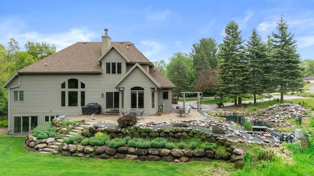 W275N1891 Cabin Creek COURT, Pewaukee, WI 53072