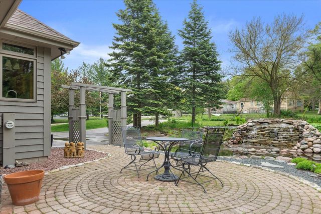 W275N1891 Cabin Creek COURT, Pewaukee, WI 53072
