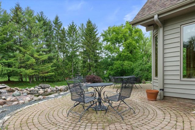 W275N1891 Cabin Creek COURT, Pewaukee, WI 53072