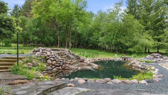 W275N1891 Cabin Creek COURT, Pewaukee, WI 53072