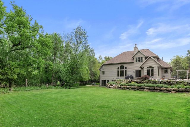 W275N1891 Cabin Creek COURT, Pewaukee, WI 53072