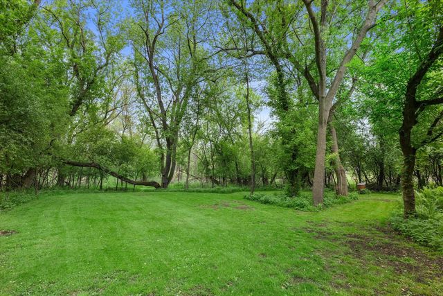 W275N1891 Cabin Creek COURT, Pewaukee, WI 53072