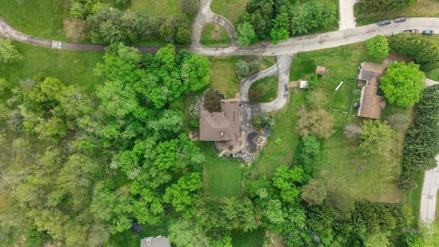 W275N1891 Cabin Creek COURT, Pewaukee, WI 53072