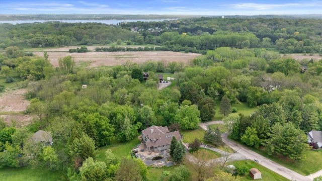 W275N1891 Cabin Creek COURT, Pewaukee, WI 53072