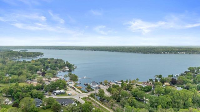 W275N1891 Cabin Creek COURT, Pewaukee, WI 53072