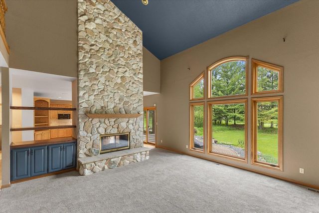 W275N1891 Cabin Creek COURT, Pewaukee, WI 53072