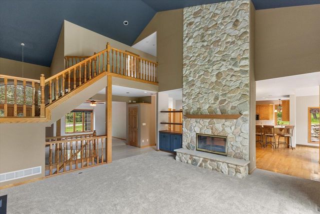 W275N1891 Cabin Creek COURT, Pewaukee, WI 53072