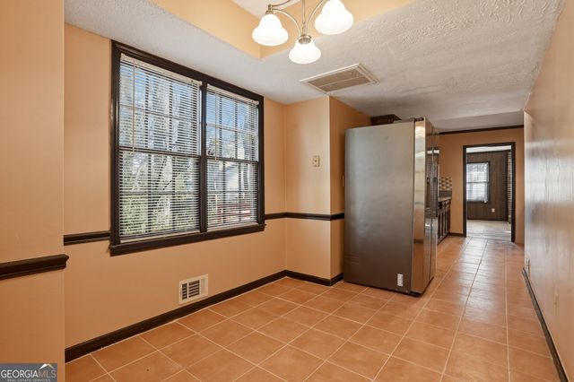 5825 Golden West Trail SW, Lilburn, GA 30047