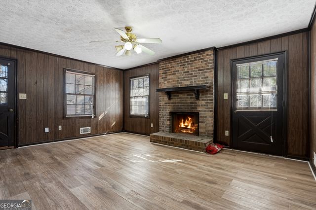 5825 Golden West Trail SW, Lilburn, GA 30047