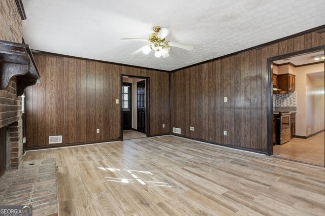 5825 Golden West Trail SW, Lilburn, GA 30047