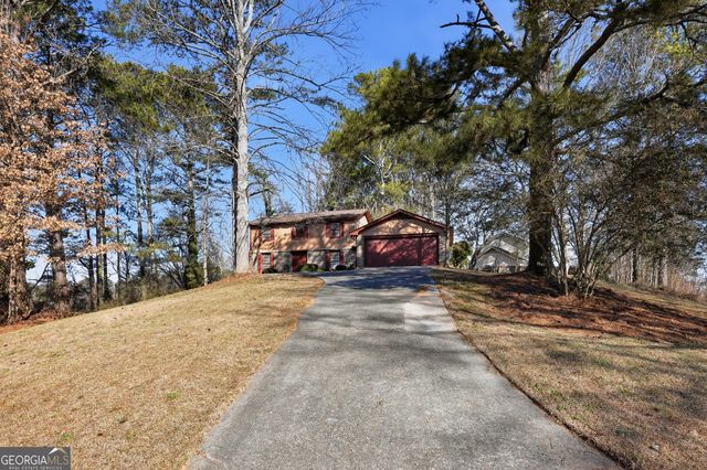 5825 Golden West Trail SW, Lilburn, GA 30047