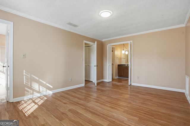 5825 Golden West Trail SW, Lilburn, GA 30047