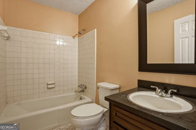 5825 Golden West Trail SW, Lilburn, GA 30047