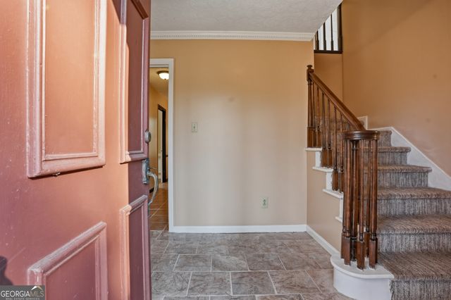 5825 Golden West Trail SW, Lilburn, GA 30047