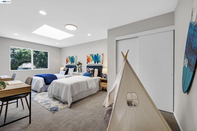 627 17Th Ave, Menlo Park, CA 94025