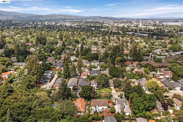 627 17Th Ave, Menlo Park, CA 94025