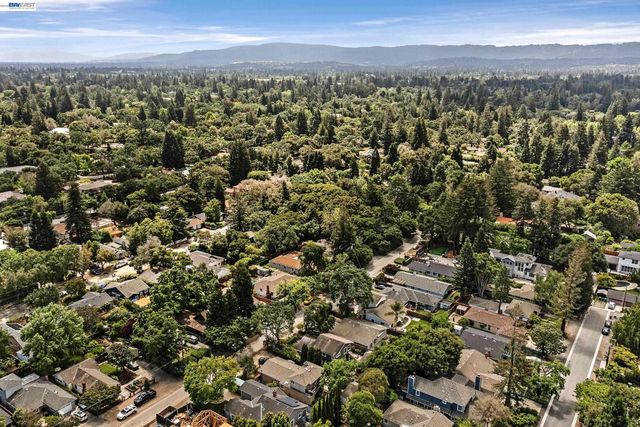627 17Th Ave, Menlo Park, CA 94025