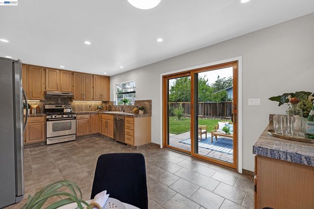 627 17Th Ave, Menlo Park, CA 94025
