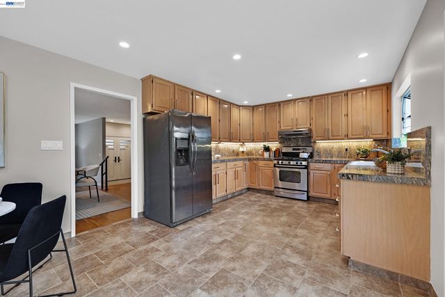 627 17Th Ave, Menlo Park, CA 94025