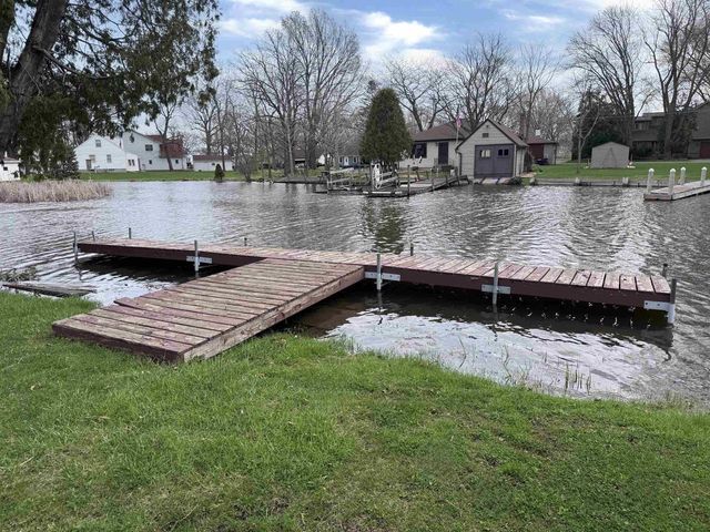 2953 SHADOW LANE, Oshkosh, WI 54901