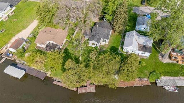 2953 SHADOW LANE, Oshkosh, WI 54901