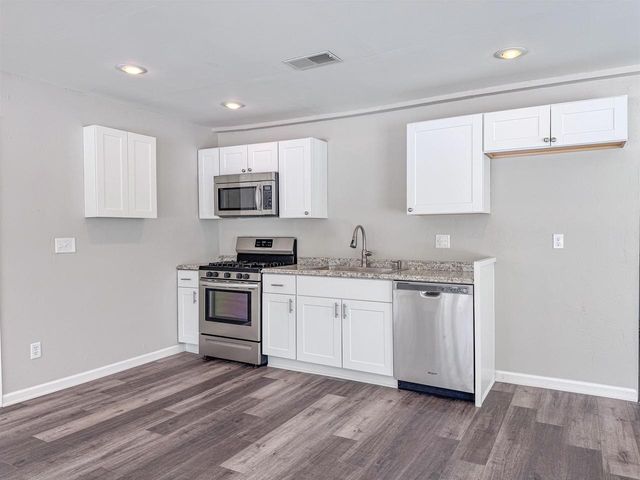 2953 SHADOW LANE, Oshkosh, WI 54901