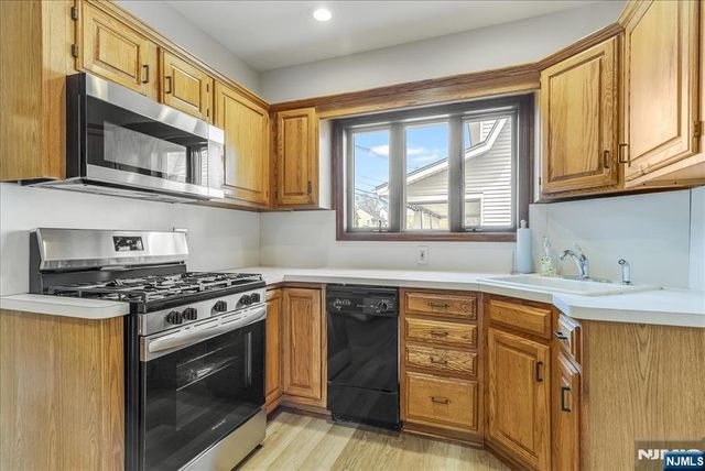 143 Parmelee Avenue, Hawthorne, NJ 07506