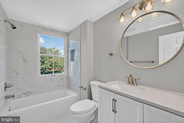 1225 E ST SE, Washington, DC 20003