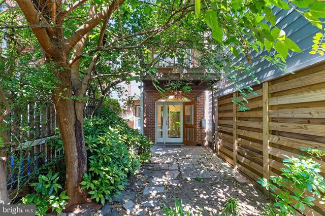 1225 E ST SE, Washington, DC 20003
