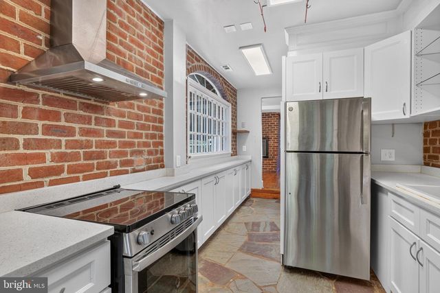 1225 E ST SE, Washington, DC 20003