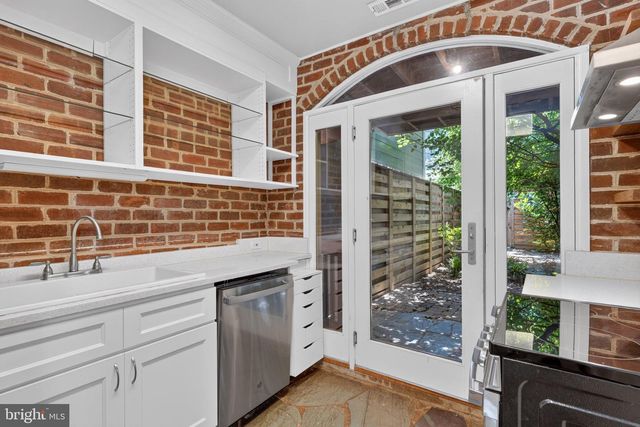 1225 E ST SE, Washington, DC 20003
