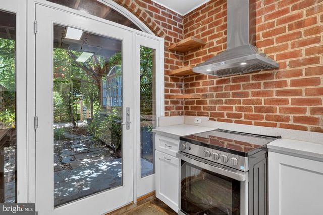1225 E ST SE, Washington, DC 20003