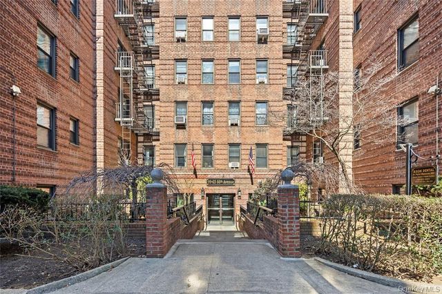 99-63 66Ave C5, Rego Park, NY 11374