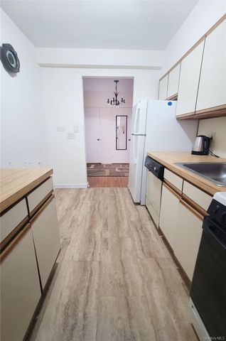 99-63 66Ave C5, Rego Park, NY 11374