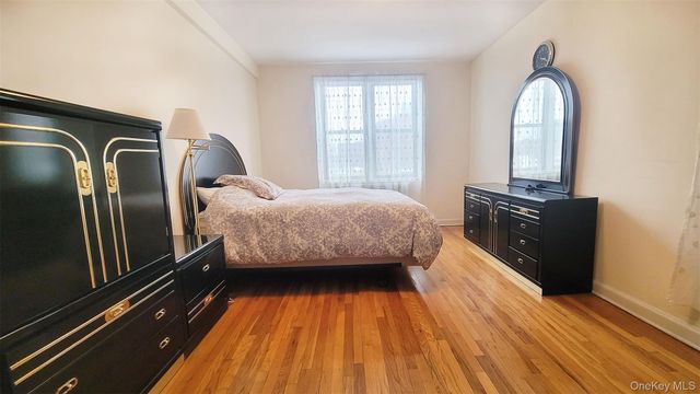 99-63 66Ave C5, Rego Park, NY 11374