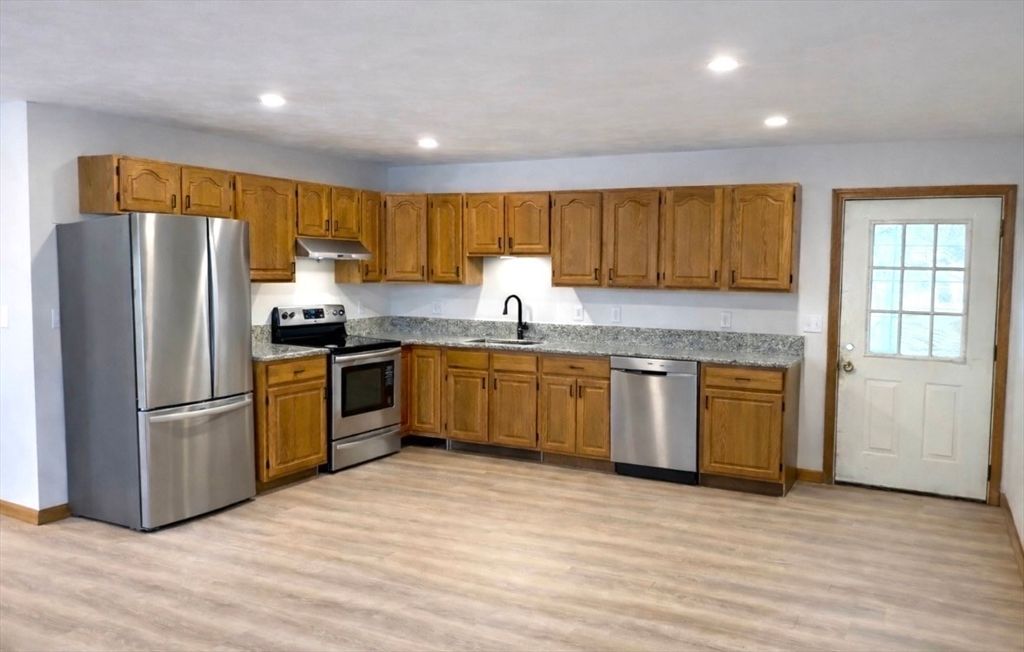 28 South Ave 2a, Attleboro, MA 02703