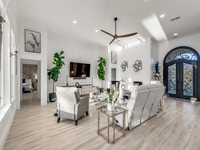 19 Meadowcreek Drive, Melissa, TX 75454