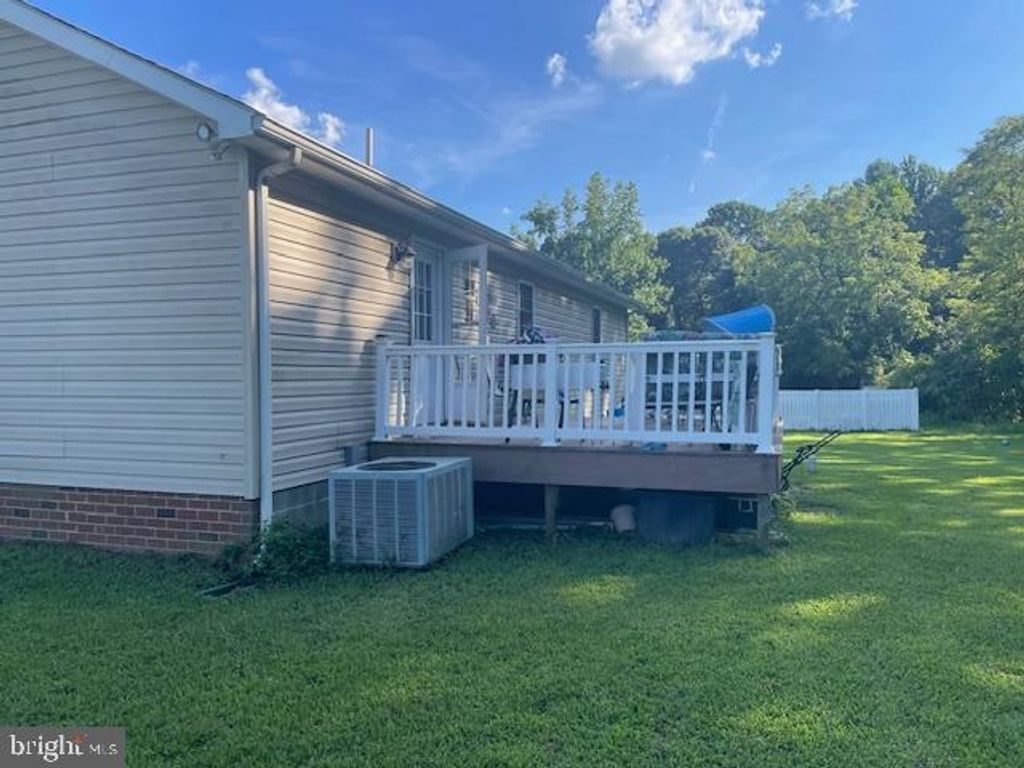 777 LOWE DR, Hague, VA 22469
