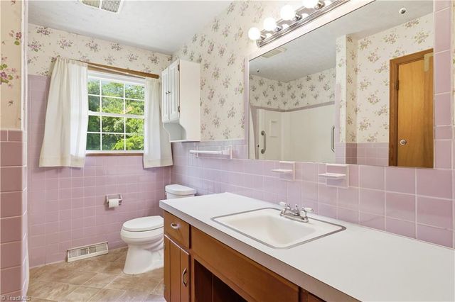 464 Cedar Drive, Winston-salem, NC 27107