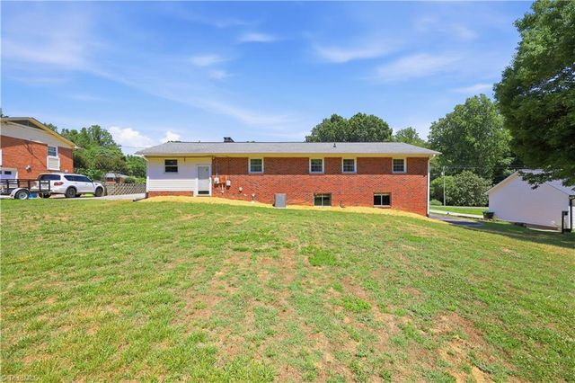 464 Cedar Drive, Winston-salem, NC 27107